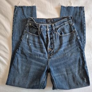 Abercrombie & Fitch Ultra High Rise Mom Jeans